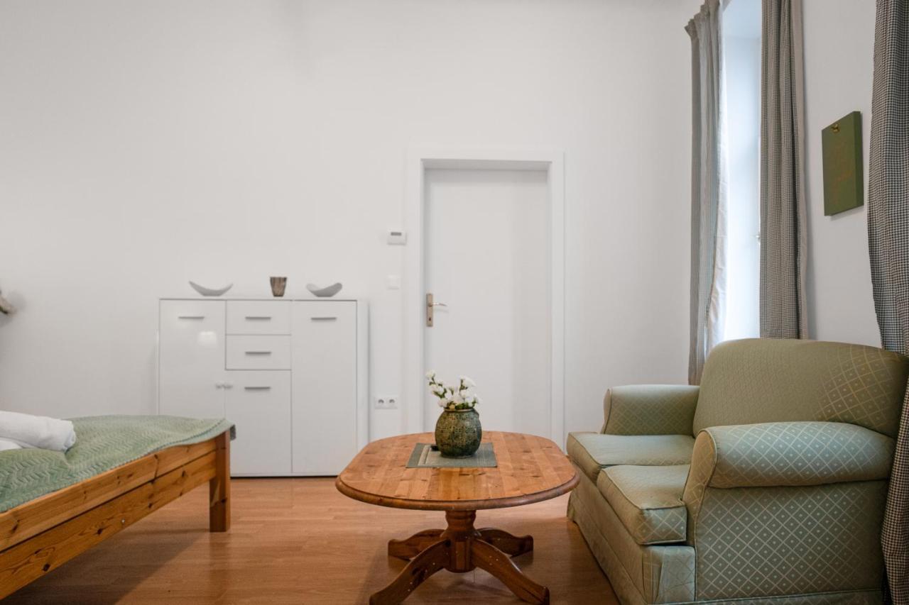 Elegant 2Br Apartment - Near Bahnhof Wien Meidling Eksteriør bilde